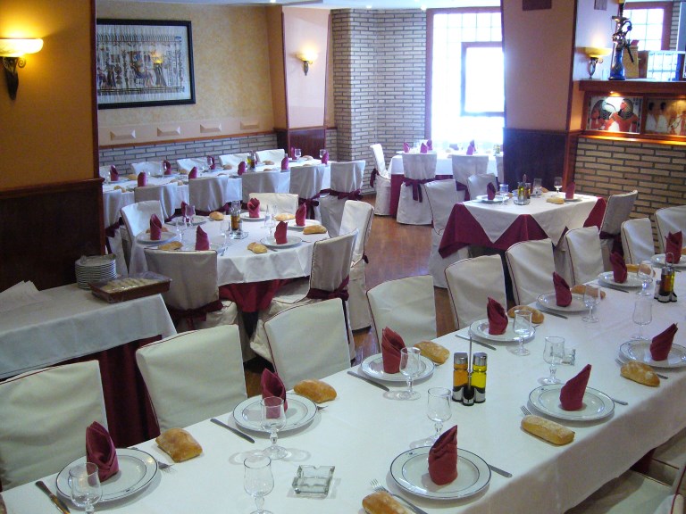 Celebra tu día especial con Restaurante Puerta del Moro